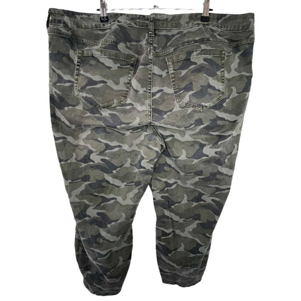Torrid Green and Black Camouflage Patterned Skinny Jeans - Picture 3 of 4